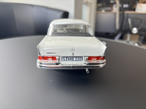 Mercedes S 220 - model 1 : 18